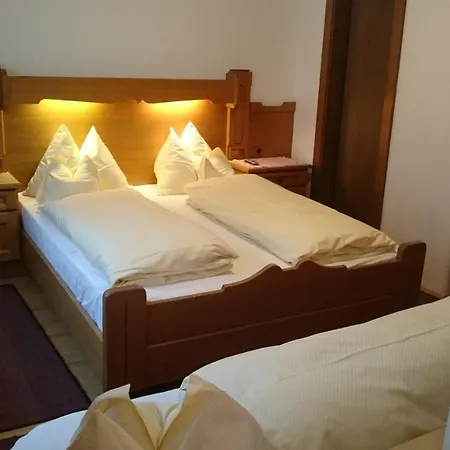 玫瑰园旅馆 3*